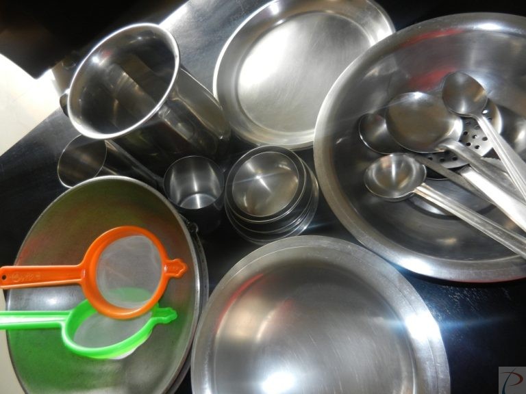 बर्तन अनुवाद हिन्दी व् अँग्रेज़ी (इंग्लीश) में Utensils Bartan