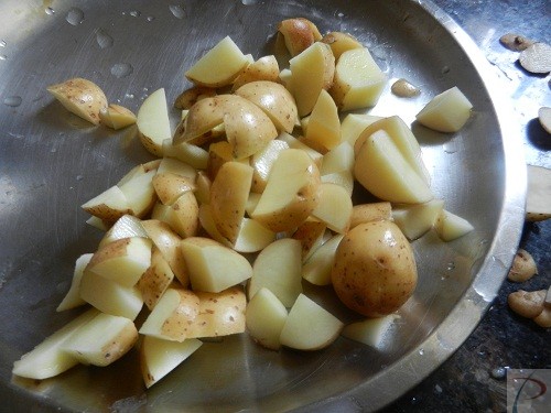 Small pieces of baby potato/ bajri aloo