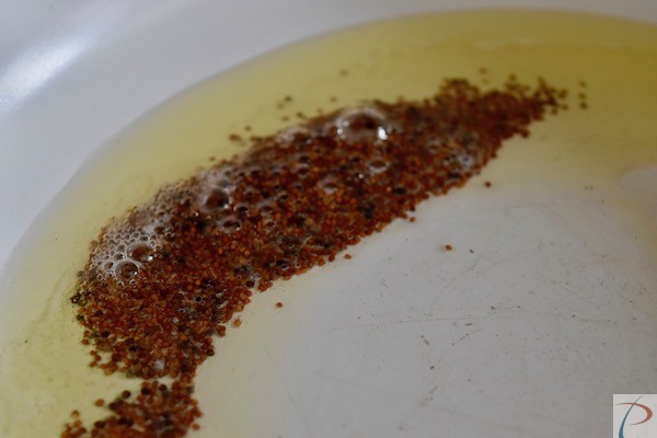 तेल में राइ oil with mustard seed