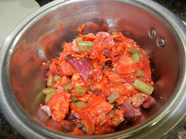 Crushed Vegetables in mixy सूप की मिंजी हुई सब्जियाँ मिक्सी में