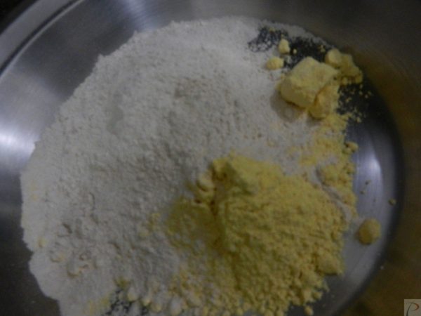 Makki Flour Wheat Flour मक्की आटा और गेहूँ का आटा
