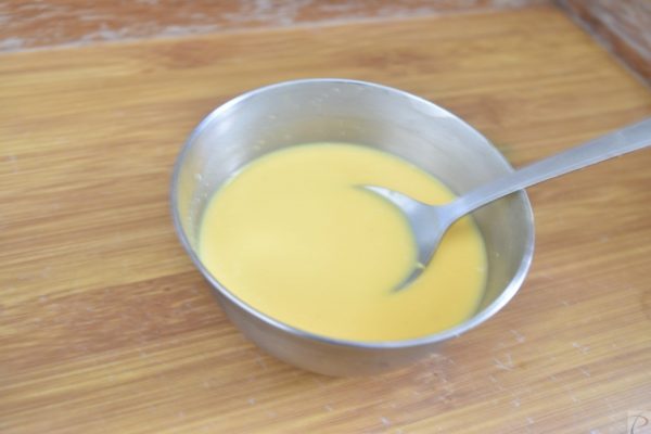 Custard mixed in Milk कस्टर्ड मिला दूध