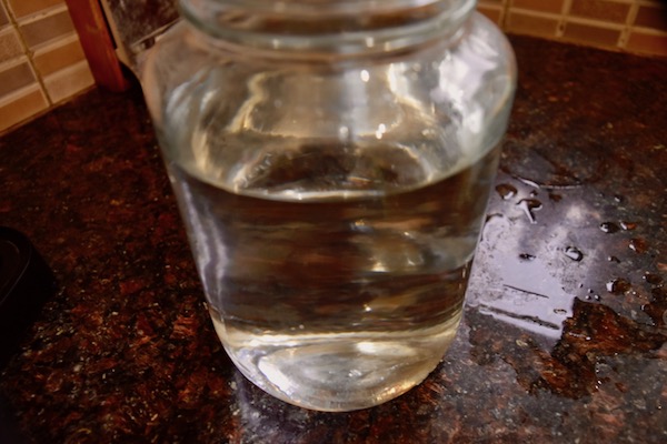 पानी भरा हुआ water filled in a jar
