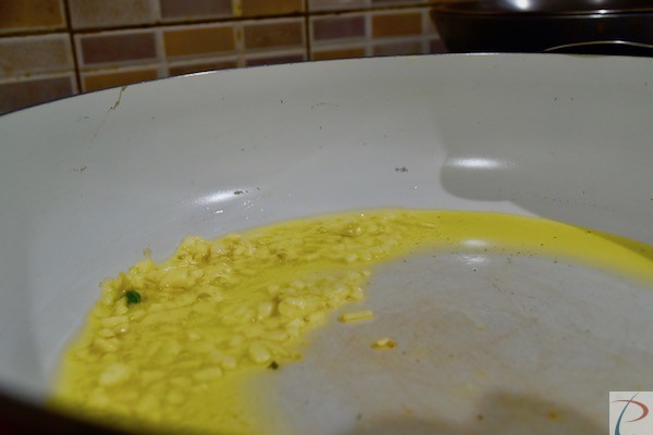 लहसुन तेल में fry garlic in oil