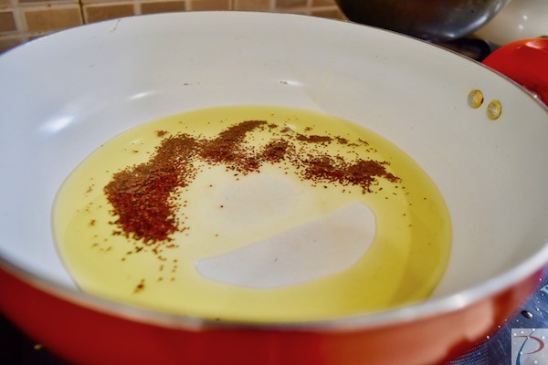 राइ तेल में Mustard seedsi in oil