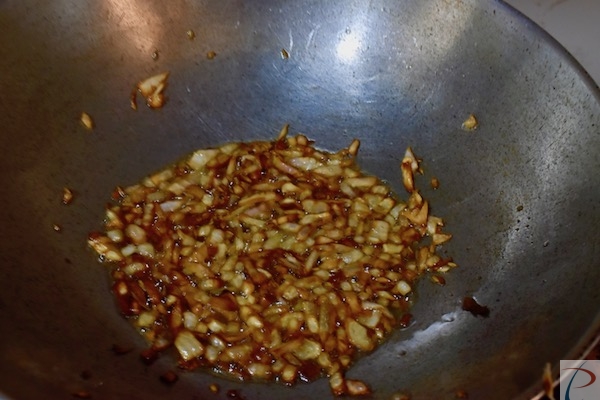भुनी कटी प्याज fried chopped onion